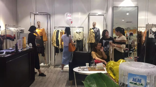 OUNINA欧妮纳合肥百盛优雅绽放(图5) OUNINA欧妮纳合肥百盛优雅绽放(图5)